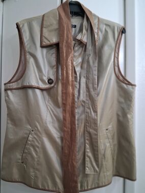 Light Beige and Bronze Sleeveless Jacket with Tie Detail